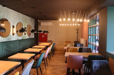 Alhambra Bistro&Cafe